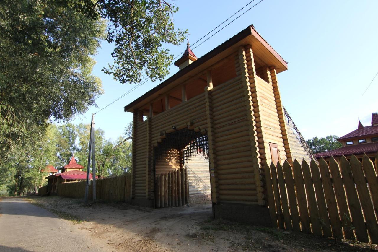 Загородный Комплекс Fort Pirnov Park Pirnove 外观 照片