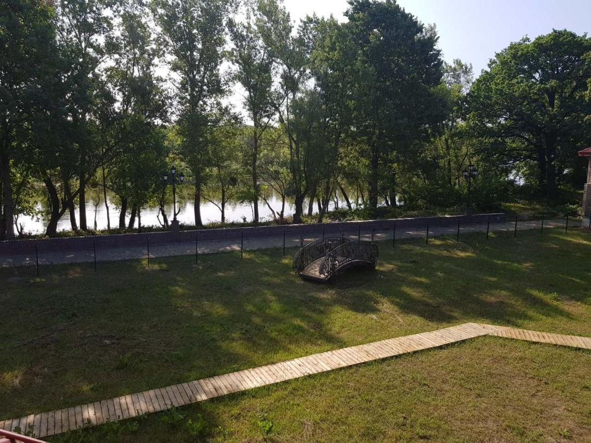 Загородный Комплекс Fort Pirnov Park Pirnove 外观 照片